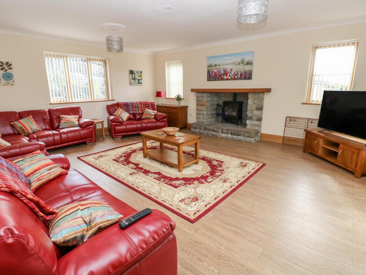Grooms Quarters At Pant Y Gaseg Farm Ammanford Esterno foto