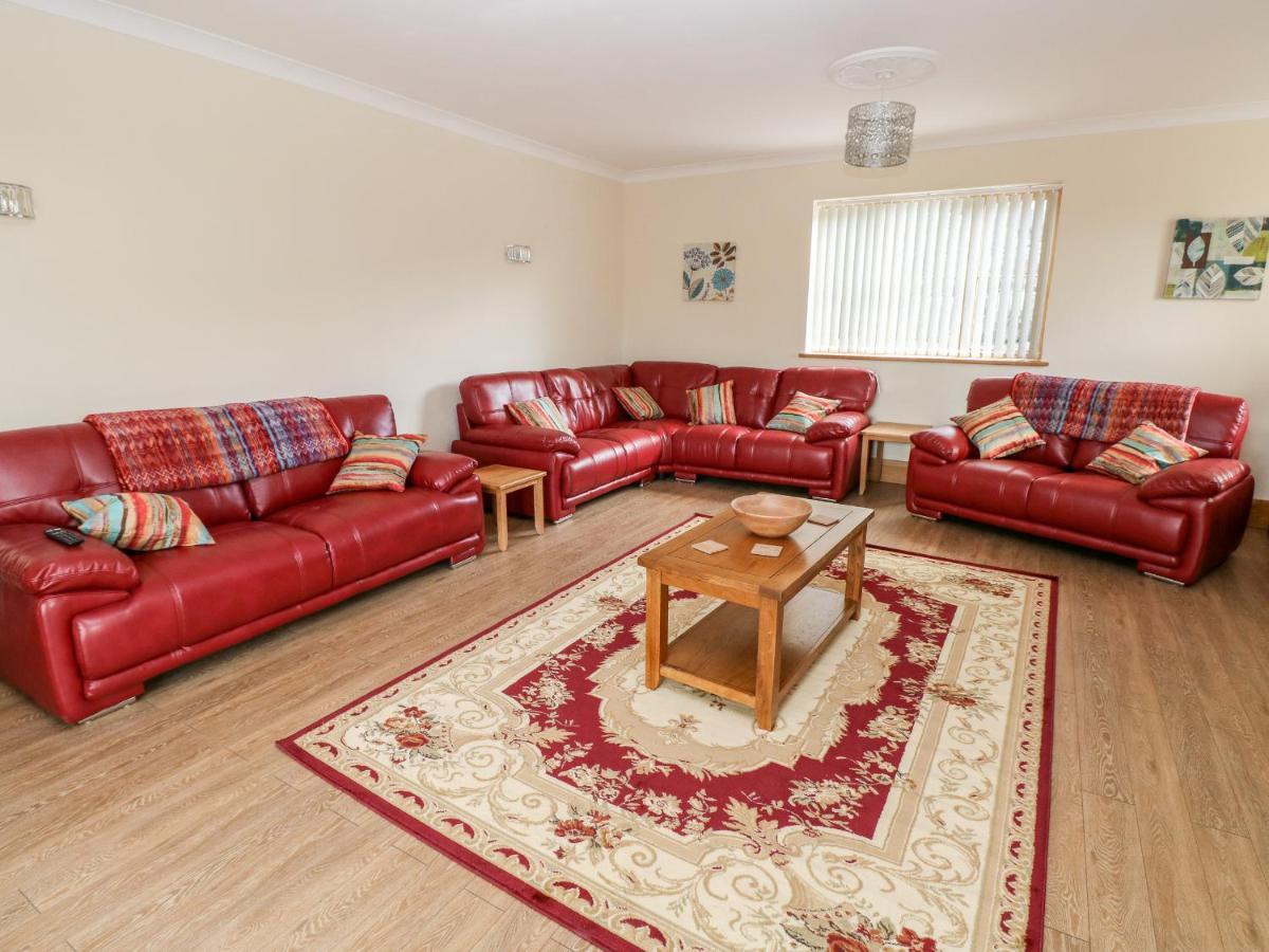 Grooms Quarters At Pant Y Gaseg Farm Ammanford Esterno foto