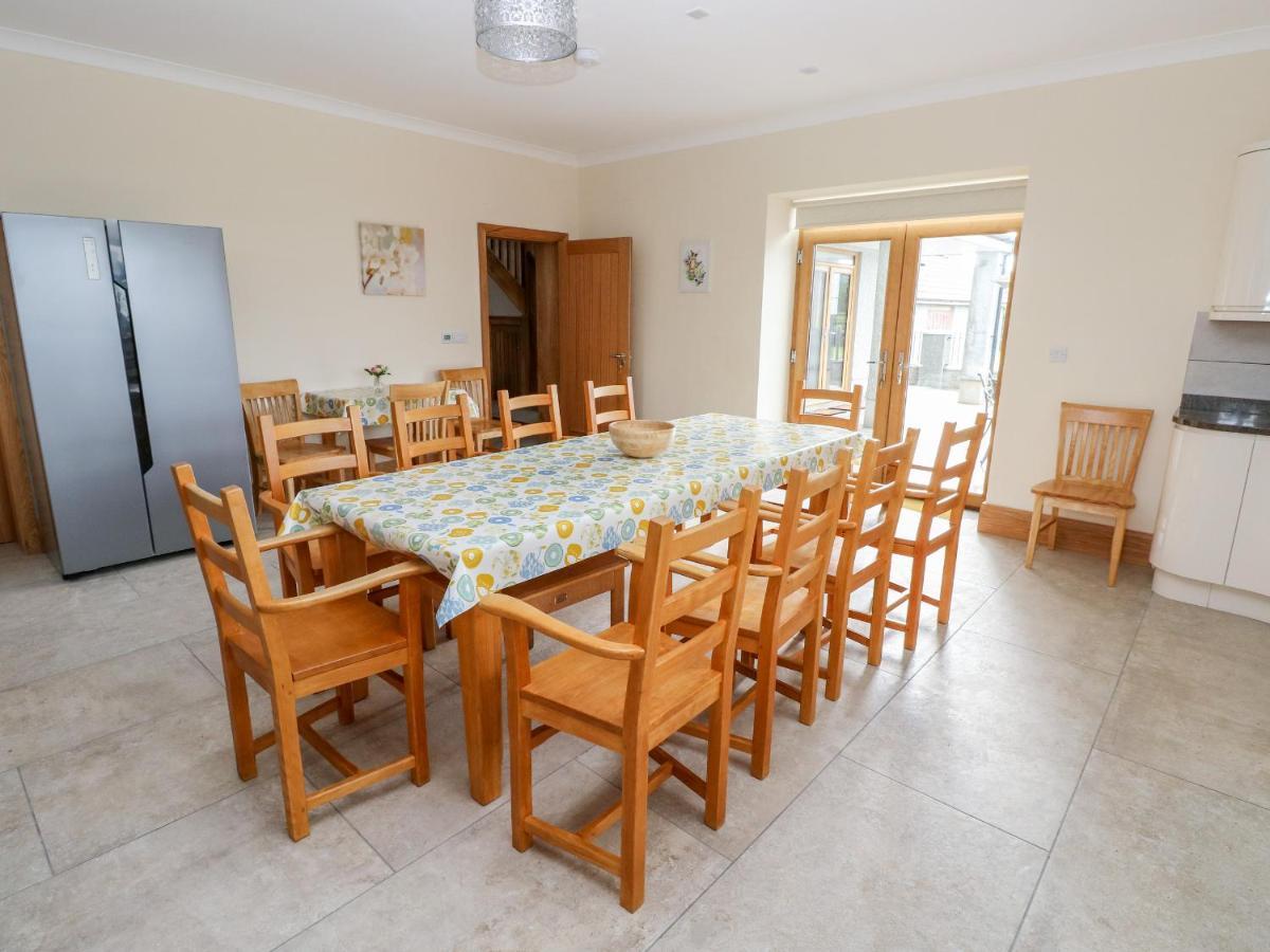 Grooms Quarters At Pant Y Gaseg Farm Ammanford Esterno foto