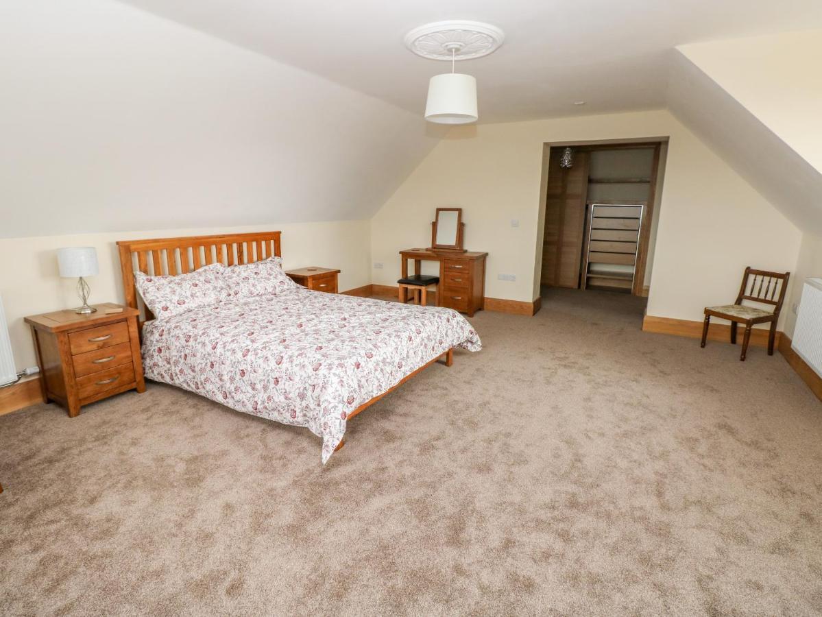 Grooms Quarters At Pant Y Gaseg Farm Ammanford Esterno foto