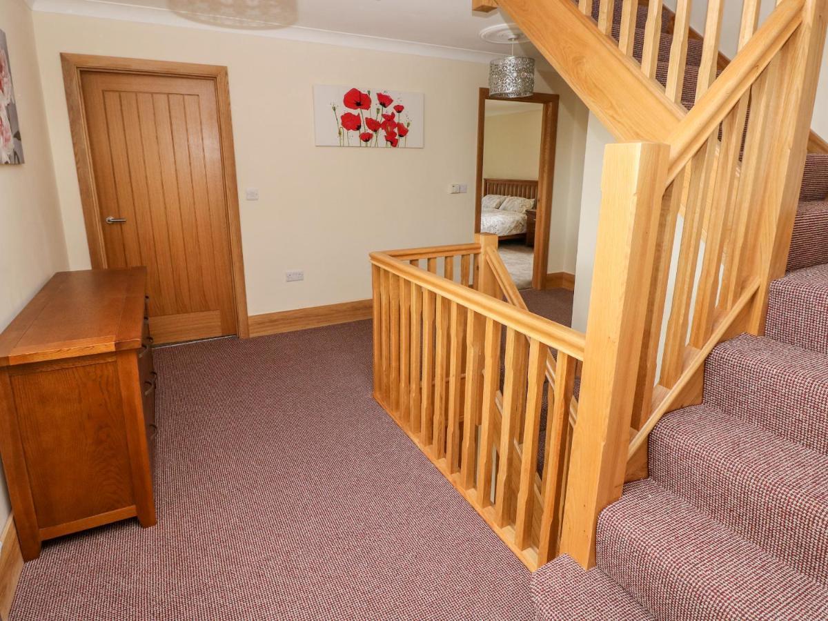 Grooms Quarters At Pant Y Gaseg Farm Ammanford Esterno foto